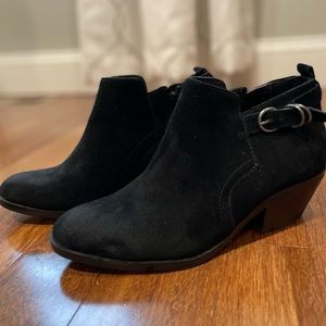 White Mountain Suede “Sadie” bootie